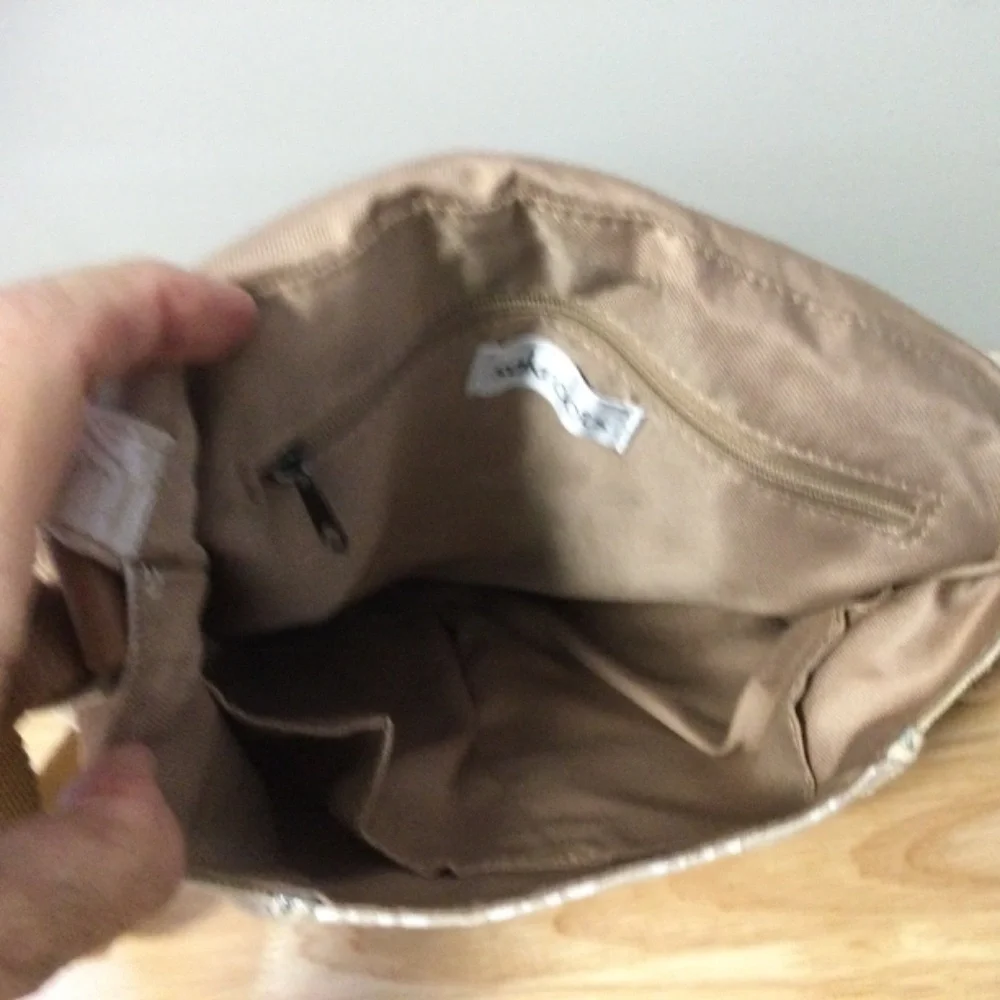 Sakroots Artist Circle Sand-Colored Canvas Crossbody Bag, NWT - Picture 4 of 7